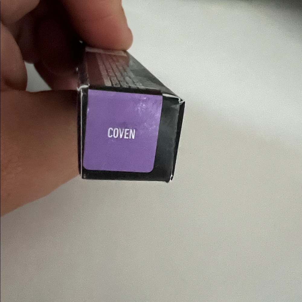 Kat Von D everlasting Lip liner color Roxy and color Coven  0.25g - Picture 9 of 9